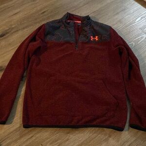 Boys Under Armour 1/4 zip size medium